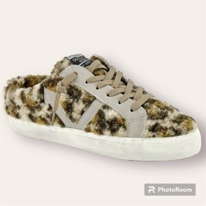 Vintage Havana Snuggle Faux Fur Mule Sneakers – Animal Print – Size 6.5